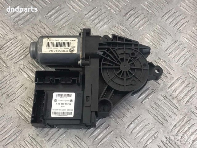 Моторче стъкло Skoda Octavia,2010г.(предно ляво)