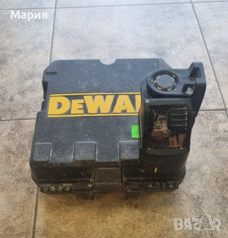 лазерен нивелир DeWALT DW088CG