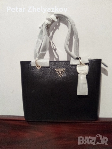 Нова елегантна дамска чанта GUESS.