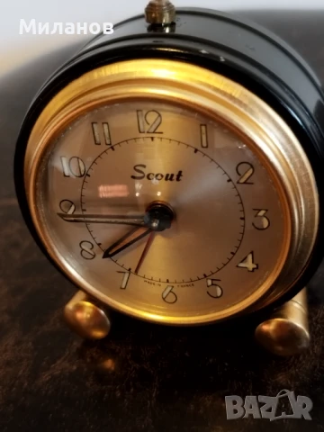 Стар механичен будилник, настолен часовник, снимка 2 - Антикварни и старинни предмети - 51109170