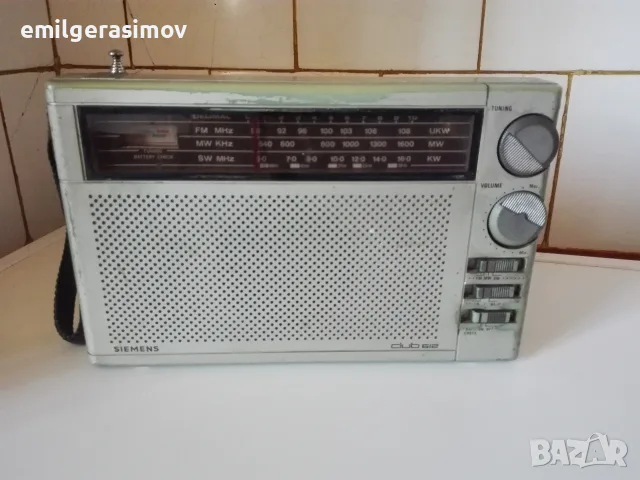 Два транзистора и лампи за киномашини. 