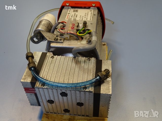 Вакуум помпа Pfeiffer MVD015 diaphragm pump, снимка 2 - Резервни части за машини - 39230231