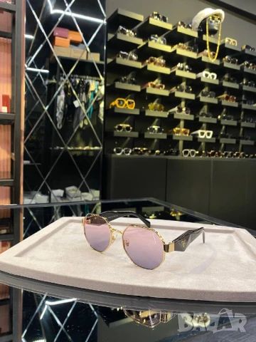 очила с черен обикновен калъф и ув защита prada, снимка 6 - Слънчеви и диоптрични очила - 51427830