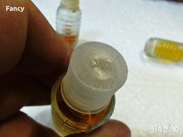 Стари шишенца с одеколони Духи Венера , снимка 4 - Други ценни предмети - 51828695