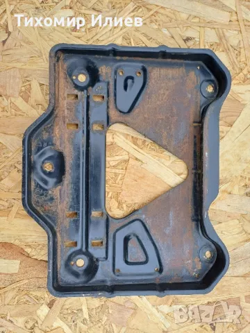 Стойка на акумулатора за Мерцедес 190, снимка 2 - Части - 50230152