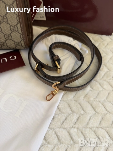 дамска чанта Gucci, снимка 6 - Чанти - 56149218
