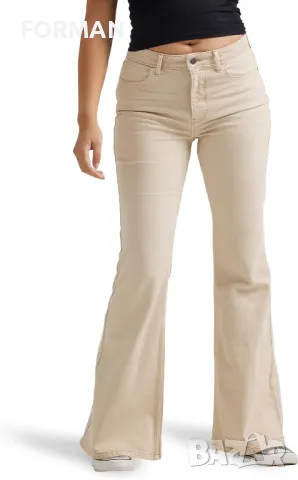 Светлобежови дънки със средновисока талия