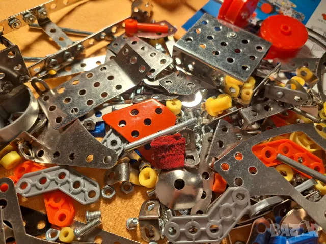 Части от метален детски конструктор, снимка 7 - Конструктори - 48886640