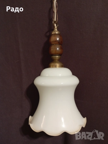 Красив полилей с голям бял стъклен абажур, снимка 2 - Полилеи - 52845923