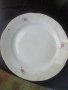 Порцеланова десертна чиния на фабрика Изида, снимка 1 - Други ценни предмети - 41609048