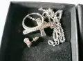 SWAROVSKI - СКЪПОЦЕНЕН Нежен Комплект КОЛИЕ с КРЪСТ ОБЕЦИ и ПРЪСТЕН в Оригиналната Кутийка СВАРОВСКИ, снимка 4