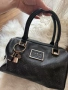 Оригинална чанта Guess, снимка 1