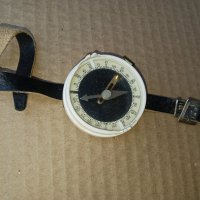 Стар ръчен компас - СССР, снимка 1 - Антикварни и старинни предмети - 41724689