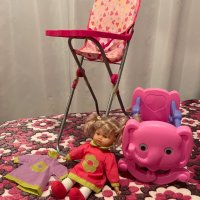 Кукла със столче за хранене и легло, снимка 1 - Кукли - 35674391
