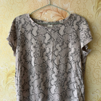 H&M Тениска със змийски принт S размер 🩶, снимка 1 - Тениски - 44766859