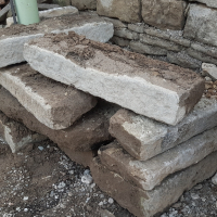 Бордюри, дялaн камък за зид, дувар, ограда, яма.., снимка 9 - Строителни материали - 44531684