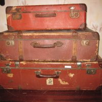 Три стари куфара, за декорация или декупаж. Цена 15 лева, за брой, ако се купят трите заедно - 36 ле, снимка 1 - Антикварни и старинни предмети - 41655605