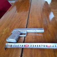 Стар детски пистолет,отливка, снимка 2 - Други ценни предмети - 34227521