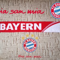 Двустранен шал на Байерн Мюнхен / Bayern Munchen, снимка 1 - Фен артикули - 44306258