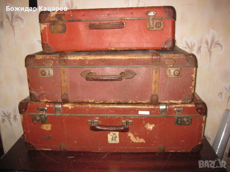 Три стари куфара, за декорация или декупаж. Цена 15 лева, за брой, ако се купят трите заедно - 36 ле, снимка 1