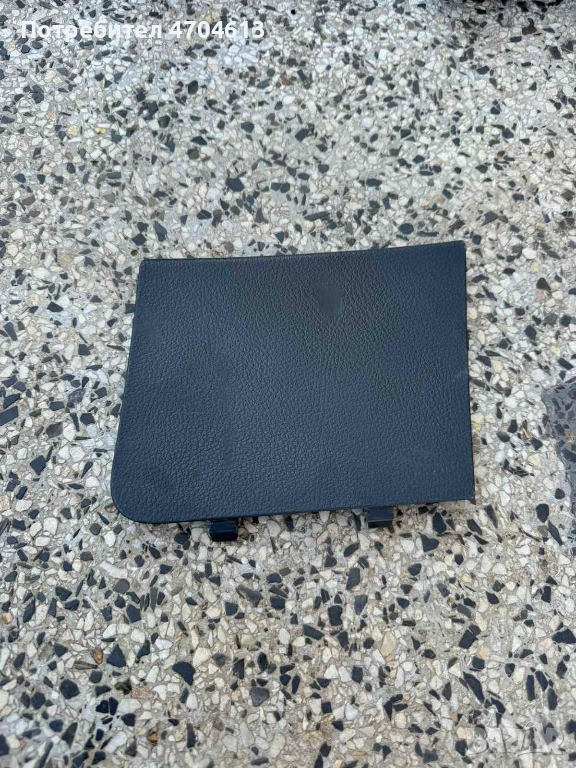 Десен декоративен капак на 5-та врата на Vw Touran само за 10Eur. 1t0867658, снимка 1