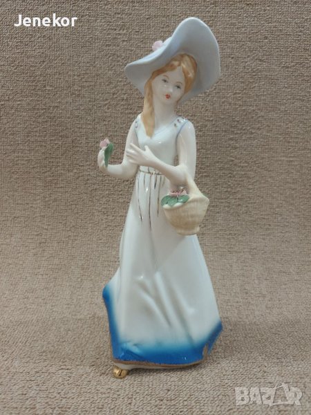 Статуетка Crown Regal , снимка 1