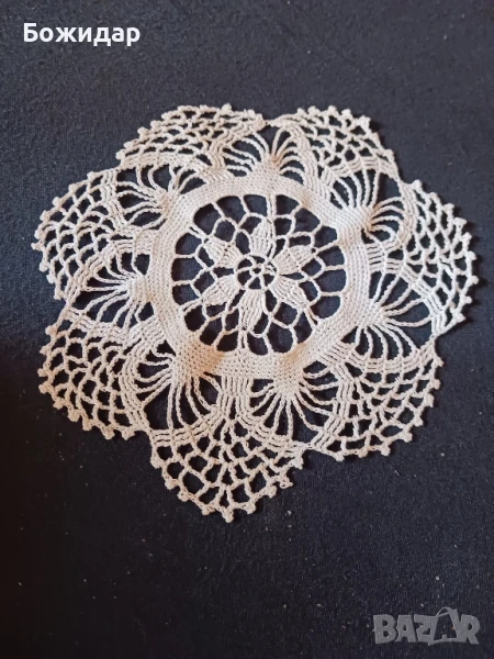 Ръчно плетено каре(терличка). На 1 кука., снимка 1