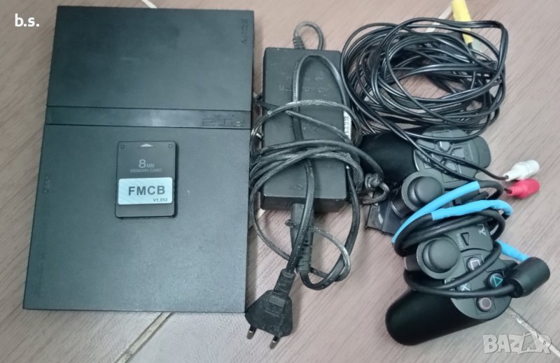 Профилактиран Playstation 2 slim с три игри (DVD - R) и FCMB , снимка 1