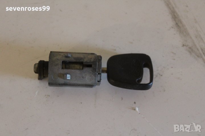 Ключалка резервоар + ключ Форд Фокус 1 1.8tdci 90 Ford Focus 2000 хечбек, снимка 1