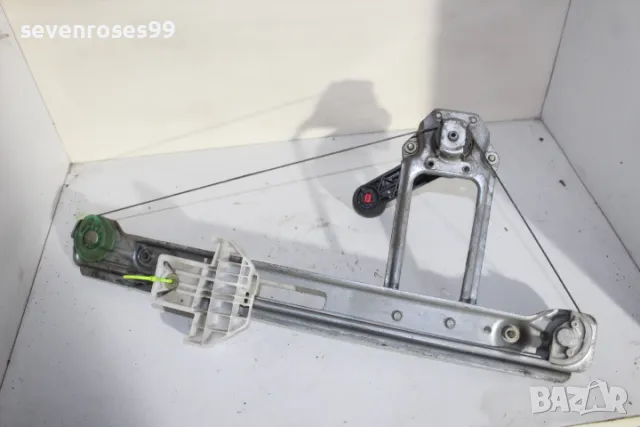 Машинка стъкло ръчна задна дясна Форд Фокус 1 хечбек Ford Focus 1, снимка 6 - Части - 48254446