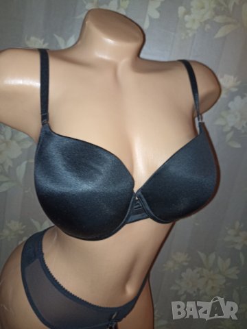 Triumph 80 B-Черен сутиен с твърди чашки с банел , снимка 4 - Бельо - 42060956
