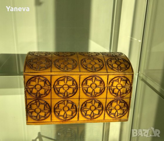 Стара , дървена кутия за бижута от СОЦА.