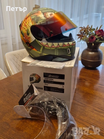 Каска ICON S/M Нова, снимка 4 - Аксесоари и консумативи - 53695648