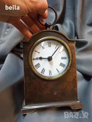 Масивен бронзов настолен часовник Prestige кварц работещ тежи 1 кг., снимка 4 - Антикварни и старинни предмети - 49569864