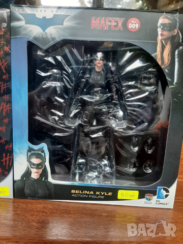 Екшън фигури на Joker Cat woman и Predator, нови с кутия, снимка 10 - Колекции - 36238844