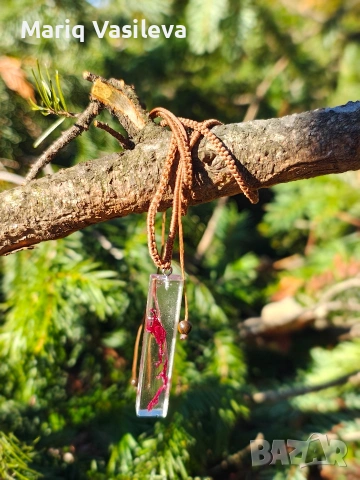 ръчно изработени макраме колиета с UV смола, снимка 2 - Колиета, медальони, синджири - 53107780
