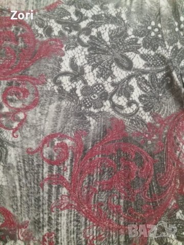 Супертъничка блуза с пейсли принт и златисти отблясъци по щампата, снимка 2 - Тениски - 41685697