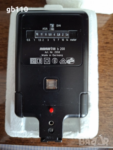 Ретро фотосветкавица REVUETRON b200 1986 г., снимка 3 - Светкавици, студийно осветление - 53691209