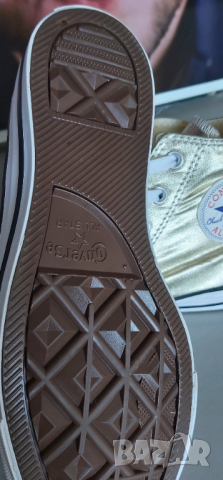 CONVERSE CHUCK TAYLOR HI METALLIC LIGHT GOLD,39 номер , снимка 5 - Кецове - 36238193