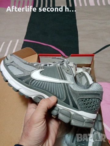 Nike Zoom Vomero 5, снимка 6 - Спортни обувки - 53355344