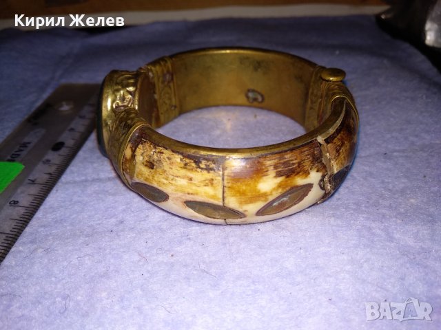 СТАРА БРОНЗОВА СКЪПОЦЕННА ТИБЕТСКА ГРИВНА с КАМИЛСКА КОСТ и ГОЛЯМ КАМЪК ШЛИФОВАН ЗЕЛЕН НЕФРИТ 38324, снимка 10 - Антикварни и старинни предмети - 41267877