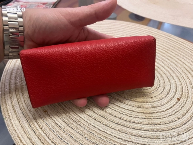 Калъф за очила Guess, снимка 2 - Слънчеви и диоптрични очила - 52849642