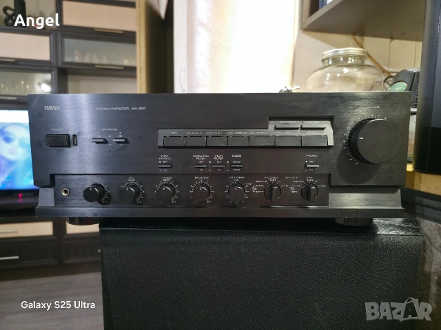 YAMAHA AX 900