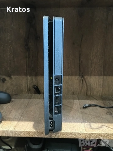 Хакната Sony Playstation 4 Slim 1TB пълен комплект, снимка 2 - PlayStation конзоли - 53293409