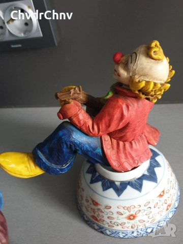 4бр Goebel Happy Clowns резин 20см/Гьобел Германия немски колекционерски фигури на клоуни-музиканти, снимка 13 - Статуетки - 46479168