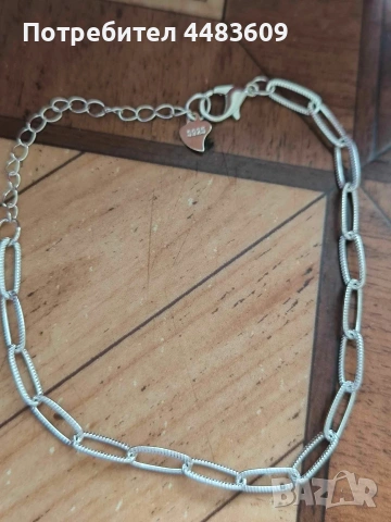 Нежна сребърна гривна 