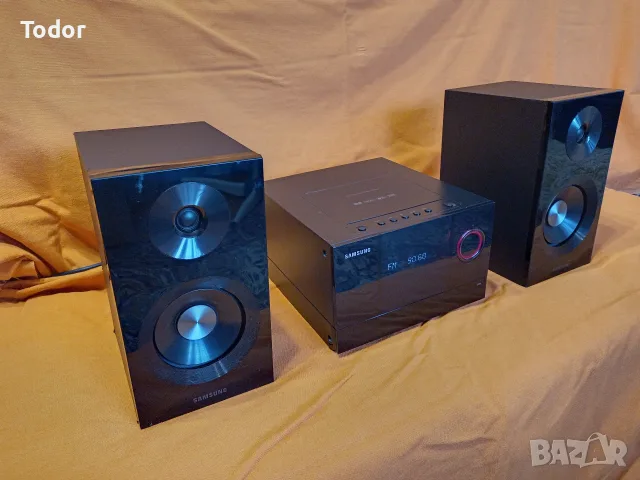 Продавам Mini Stereo уредба SAMSUNG MM-C330D., снимка 3 - Ресийвъри, усилватели, смесителни пултове - 56370118