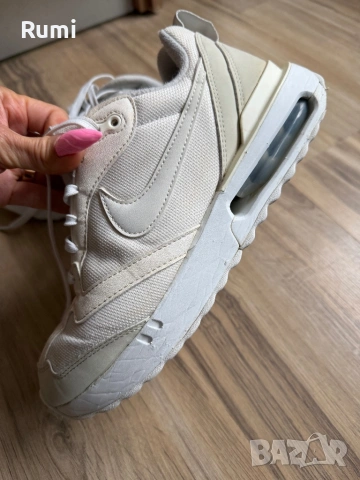 Оригинални дамски маратонки Nike Air Max Dawn! 39 н, снимка 2 - Маратонки - 52344509