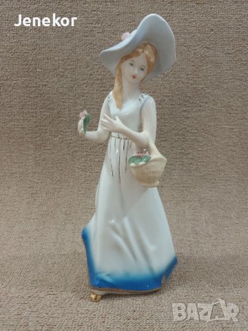 Статуетка Crown Regal 