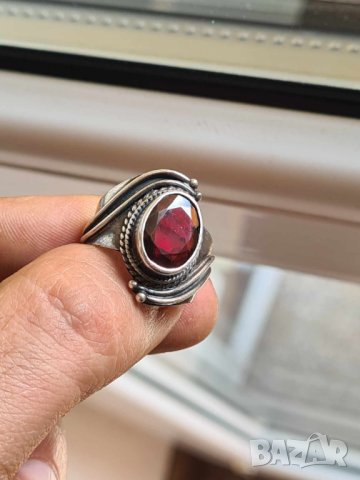 Сребърен пръстен с естествен гранат, снимка 2 - Пръстени - 42407311